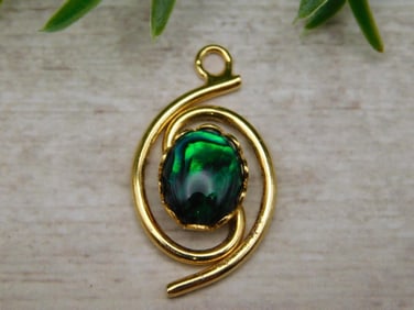 ABALONE PENDANT ROCK STONE LAPIDARY SPECIMEN