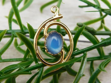 CATS EYE PENDANT ROCK STONE LAPIDARY SPECIMEN