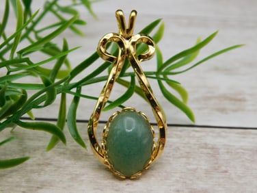 AVENTURINE PENDANT ROCK STONE LAPIDARY SPECIMEN