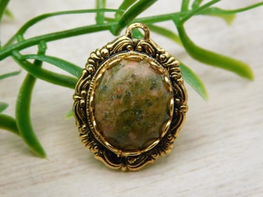 UNAKITE PENDANT ROCK STONE LAPIDARY SPECIMEN