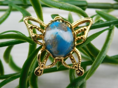 GENUINE STONE BUTTERFLY PENDANT ROCK STONE LAPIDARY SPECIMEN