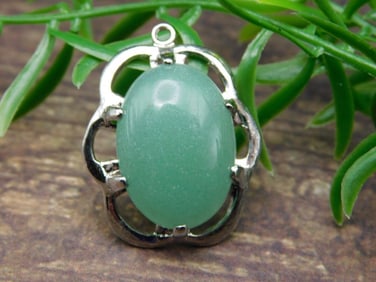 AVENTURINE PENDANT ROCK STONE LAPIDARY SPECIMEN