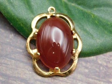 CARNELIAN PENDANT ROCK STONE LAPIDARY SPECIMEN