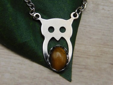 TIGERS EYE OWL PENDANT NECKLACE ROCK STONE LAPIDARY SPECIMEN
