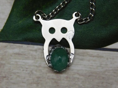 AVENTURINE OWL PENDANT NECKLACE ROCK STONE LAPIDARY SPECIMEN