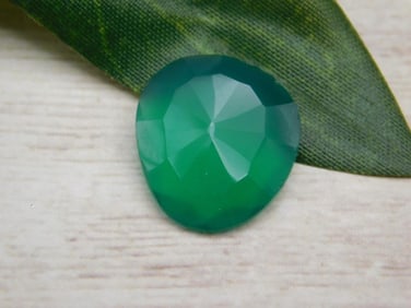 GEM STONE ROCK STONE LAPIDARY SPECIMEN