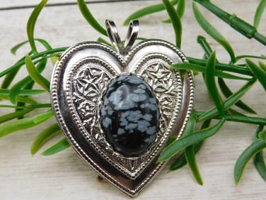 SNOWFLAKE OBSIDIAN HEART PENDANT ROCK STONE LAPIDARY SPECIMEN