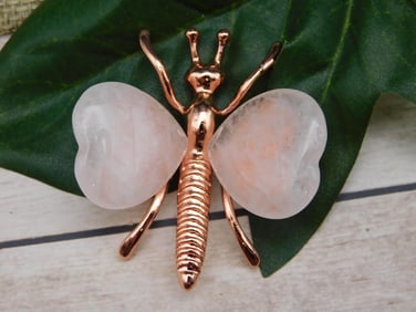 ROSE QUARTZ WINGED INSECT ROCK STONE LAPIDARY SPECIMEN