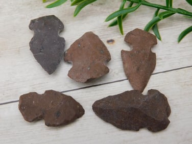 HAND KNAPPED ARTIFACT TOOLS ROCK STONE LAPIDARY SPECIMEN