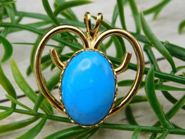 TURQUOISE HEART PENDANT ROCK STONE LAPIDARY SPECIMEN