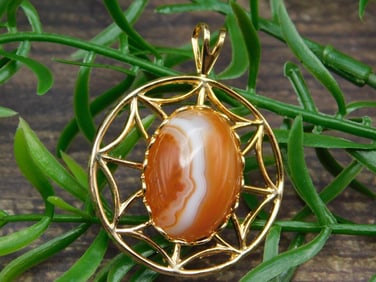 BANDED CARNELIAN SPIDERWEB PENDANT ROCK STONE LAPIDARY SPECIMEN
