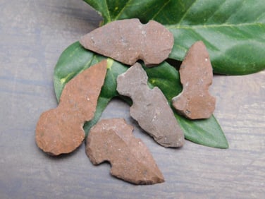 HAND KNAPPED ARTIFACT TOOLS ROCK STONE LAPIDARY SPECIMEN