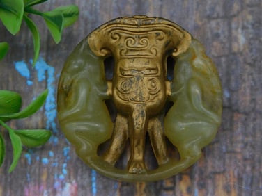 CARVED JADE ROCK STONE LAPIDARY SPECIMEN