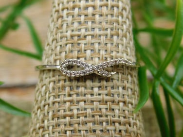 GENUINE STONE RING SIZE 8