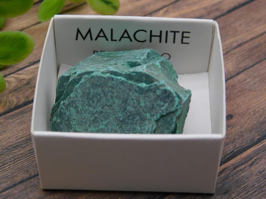 MALACHITE ROCK STONE LAPIDARY SPECIMEN: MALACHITE ROCK STONE LAPIDARY SPECIMEN