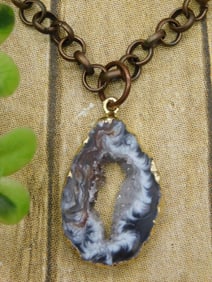 GEODE SLICE PENDANT ON CHAIN NECKLACE