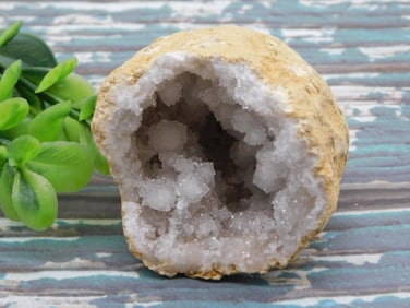 GEODE ROCK STONE LAPIDARY SPECIMEN