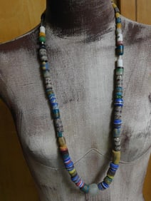 AFRICAN TRADE BEADS ROCK STONE LAPIDARY SPECIMEN