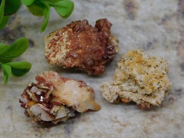 VANADINITE ROCK STONE LAPIDARY SPECIMEN