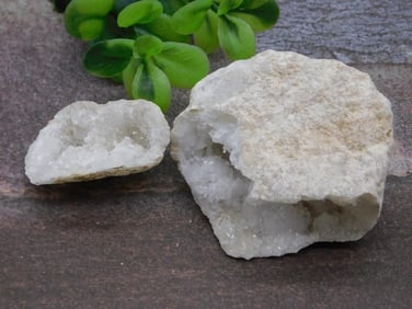 GEODE ROCK STONE LAPIDARY SPECIMEN