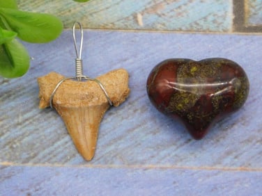 MIXED LOT ROCK STONE LAPIDARY SPECIMEN