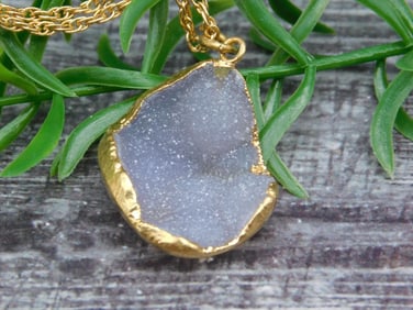 DRUZY QUARTZ PENDANT NECKLACE ROCK STONE LAPIDARY SPECIMEN