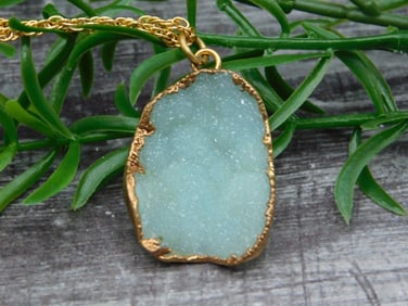 DRUZY QUARTZ PENDANT NECKLACE ROCK STONE LAPIDARY SPECIMEN
