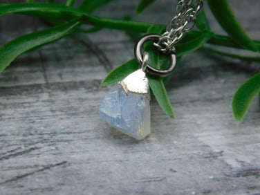 QUARTZ PENDANT NECKLACE ROCK STONE LAPIDARY SPECIMEN