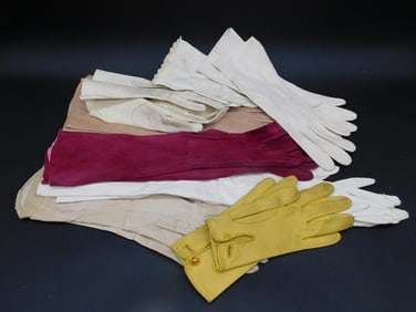 MIXED GLOVES VINTAGE ACCESSORY