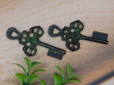 KEY PENDANTS VINTAGE ANTIQUE