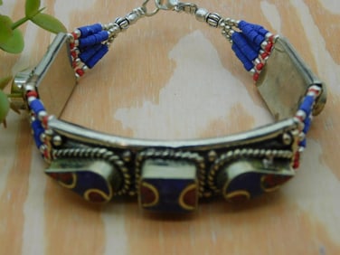 LAPIS LAZULI, RED CORAL AND METAL BRACELET ROCK STONE LAPIDARY SPECIMEN