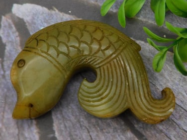 CARVED JADE ROCK STONE LAPIDARY SPECIMEN