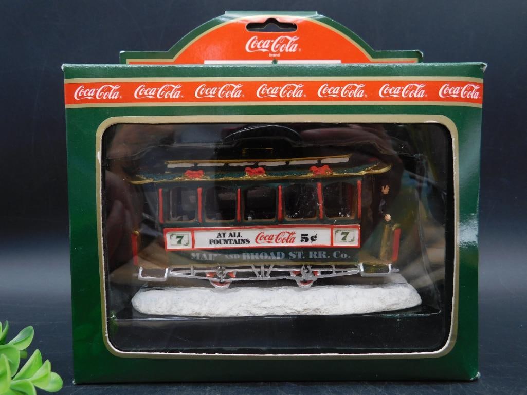 COCA-COLA TROLLY CAR ORNAMENT: COCA-COLA TROLLY CAR ORNAMENT