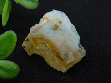ROUGH OPAL ROCK STONE LAPIDARY SPECIMEN