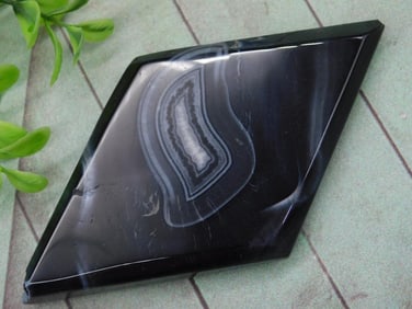 BLACK SARDONYX DIAMOND CARVED ROCK STONE LAPIDARY SPECIMEN