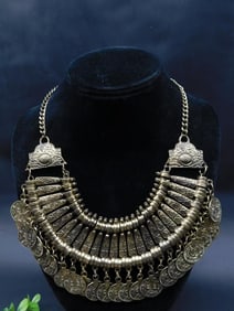 METAL PLANK AND COIN NECKLACE