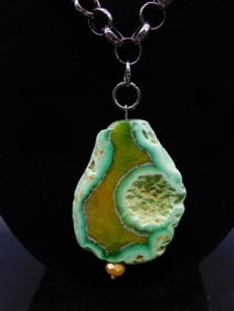 GREEN FIRE AGATE PENDANT ON CHAIN NECKLACE