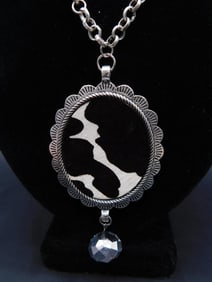 COW HIDE PENDANT ON CHAIN NECKLACE ROCK STONE LAPIDARY SPECIMEN