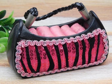 SEQUINED PURSE RING HOLDER