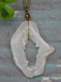 GEODE SLICE PENDANT ON CHAIN NECKLACE ROCK STONE LAPIDARY SPECIMEN