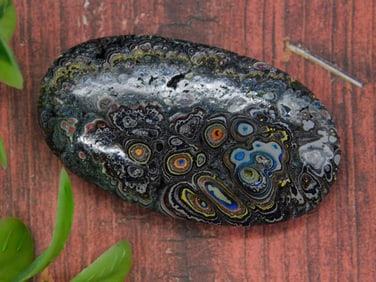 FORDITE MOTOR CITY AGATE CABOCHON ROCK STONE LAPIDARY SPECIMEN
