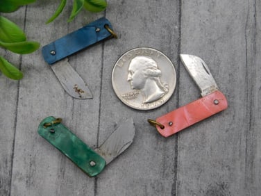 Set of 3 Miniature Folding Pocket Knives with Colored Handles