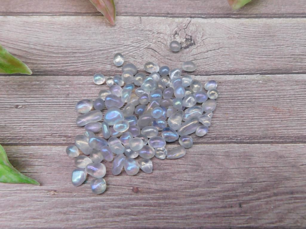 Moonstone Lot Weighing 14 Grams: Moonstone Lot Weighing 14 Grams
