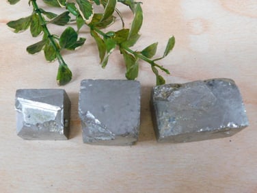 NATURAL FORMATION PYRITE CUBE ROCK STONE LAPIDARY SPECIMEN