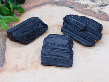 BLACK TOURMALINE ROCK STONE LAPIDARY SPECIMEN