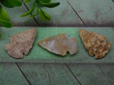 HAND KNAPPED ARTIFACTS ROCK STONE LAPIDARY SPECIMEN