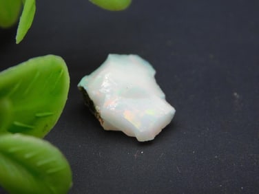 ROUGH OPAL ROCK STONE LAPIDARY SPECIMEN