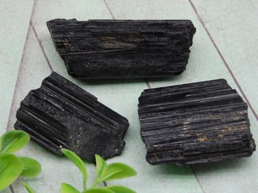 BLACK TOURMALINE ROCK STONE LAPIDARY SPECIMEN