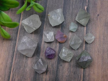 FLUORITE ROCK STONE LAPIDARY SPECIMEN
