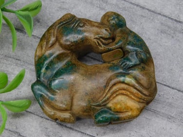 CARVED JADE ROCK STONE LAPIDARY SPECIMEN